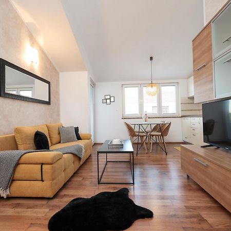 Apartments Anita Nin Extérieur photo