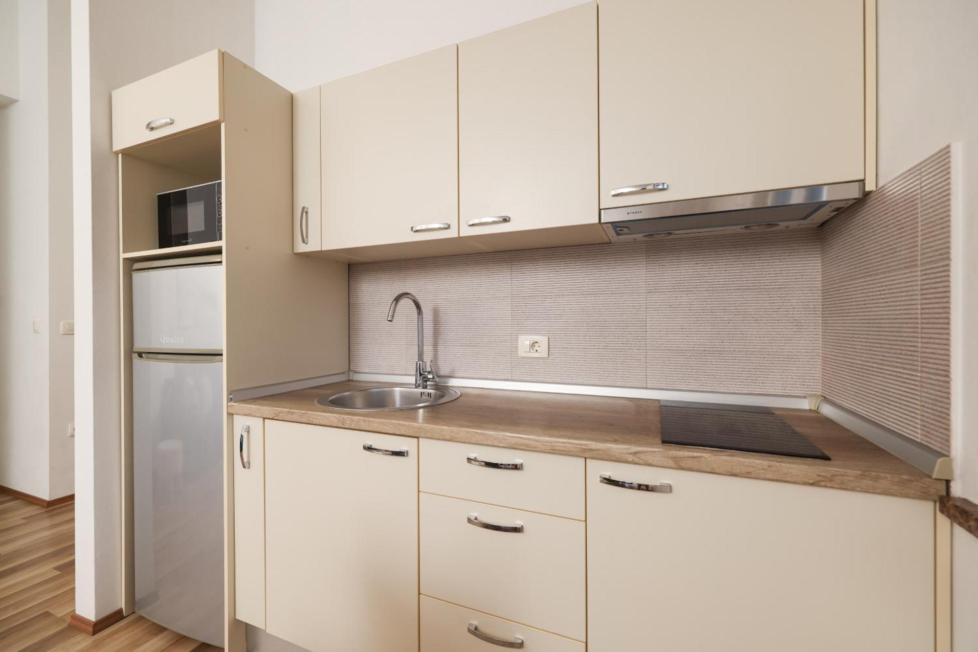 Apartments Anita Nin Extérieur photo