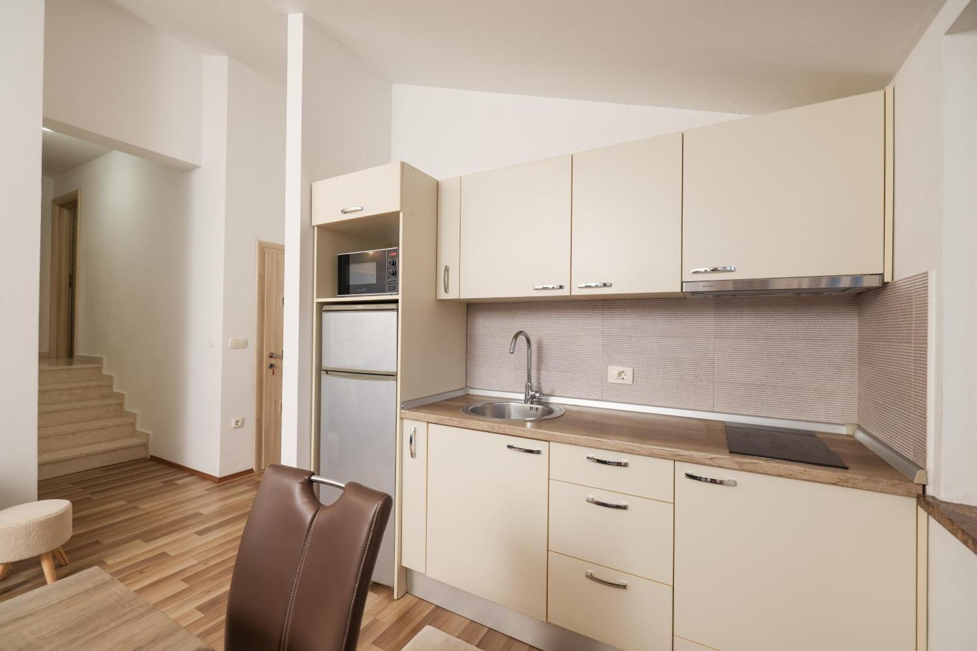 Apartments Anita Nin Extérieur photo