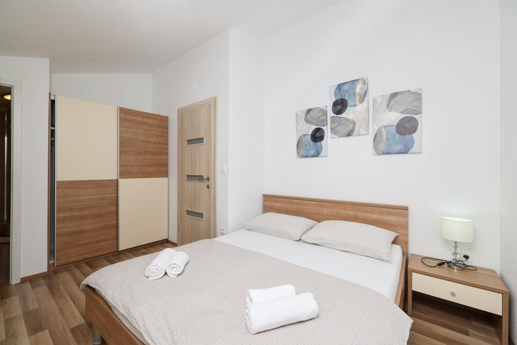 Apartments Anita Nin Extérieur photo