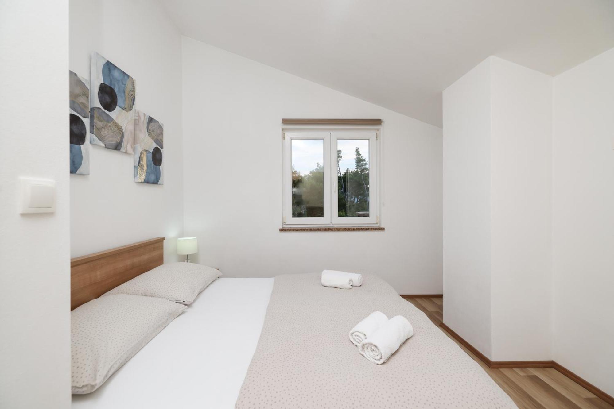 Apartments Anita Nin Extérieur photo