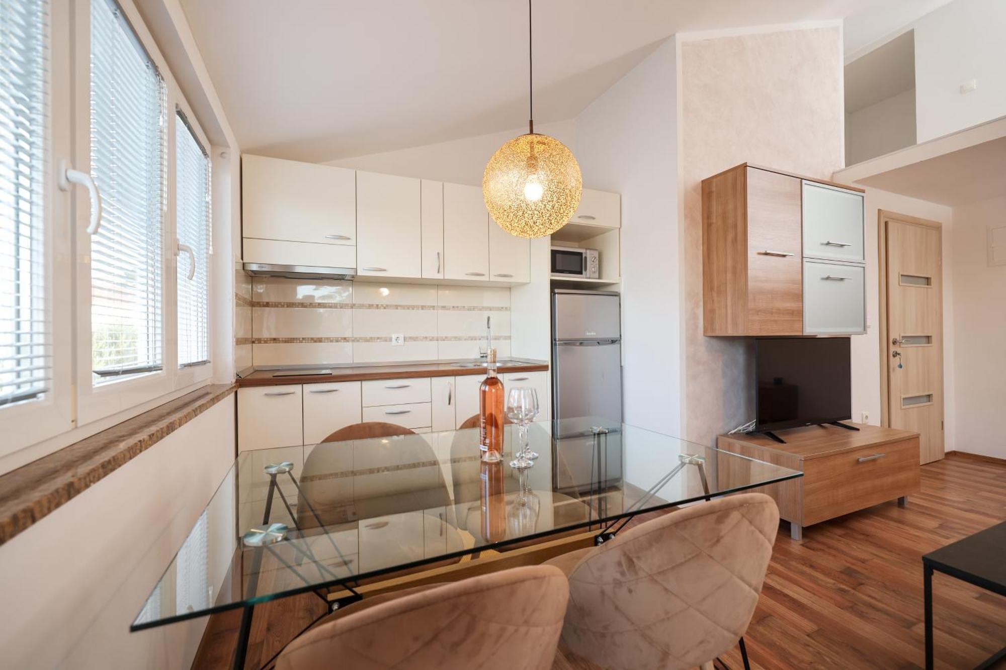 Apartments Anita Nin Extérieur photo